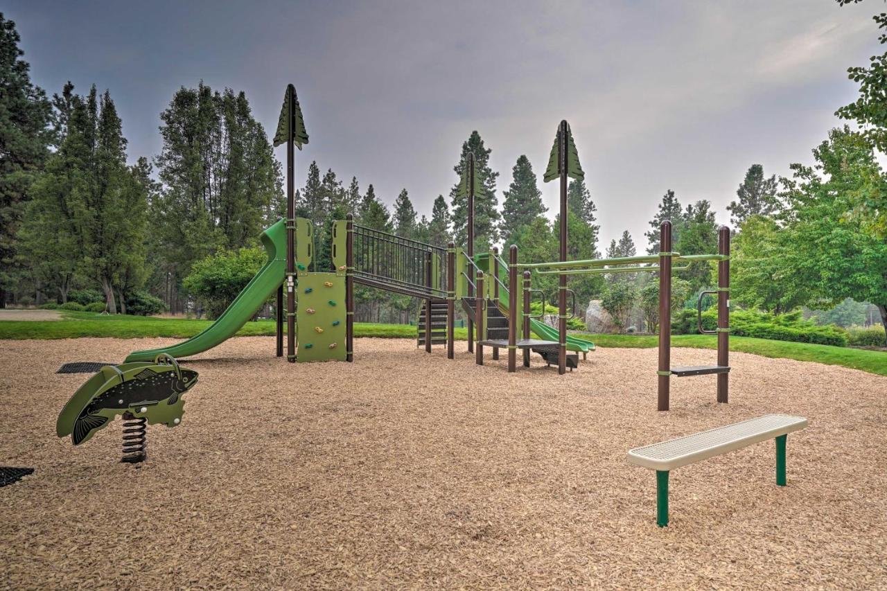 Chalet At Running Y Resort With Wraparound Deck! Klamath Falls Eksteriør bilde