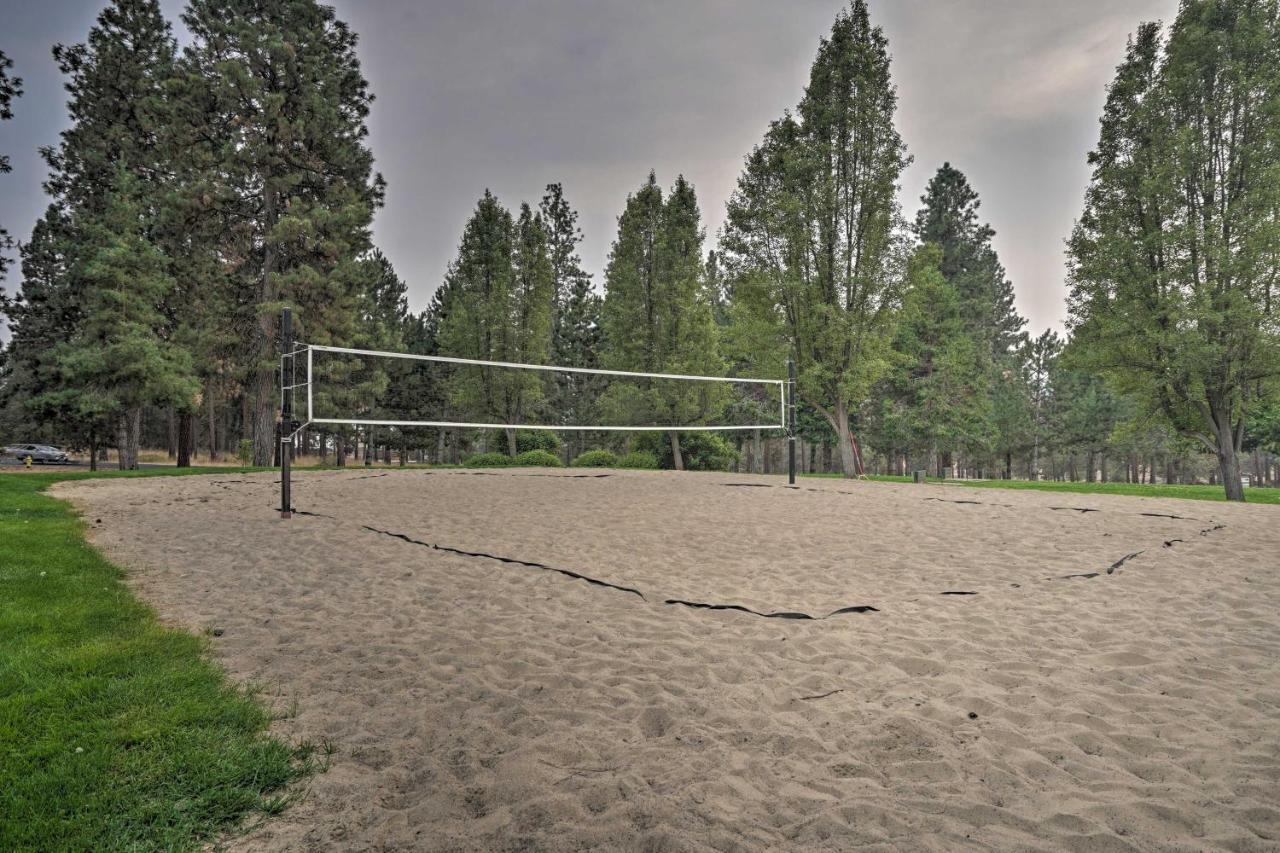 Chalet At Running Y Resort With Wraparound Deck! Klamath Falls Eksteriør bilde